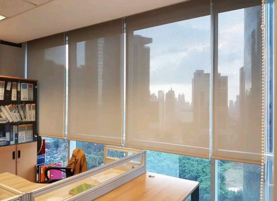 Jual Roller Blind Bahan Solar Screen merek Sharp Point, Shinichi, Kosei, Sandei, Toso. Gratis survey & pemasangan di Jakarta & sekitarnya