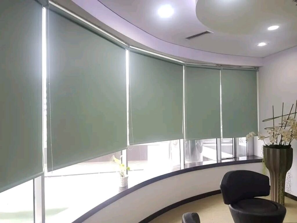 Jual Roller Blind Bahan Blackout Original Bergaransi Merek Sharp Point, Shinichi, Kosei, Sandei, Toso. Cocok untuk Rumah, Kantor, dan Hotel